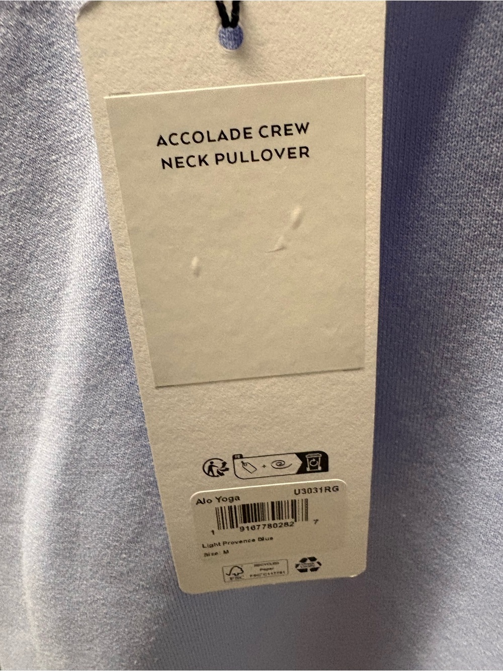 This season’s trending color-ALO Yoga Light Provence Blue Accolade Crew Pullover - Picture 4 of 4